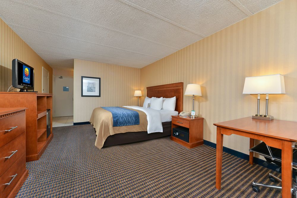 Comfort Inn Falls Church - Tysons Corner Ngoại thất bức ảnh