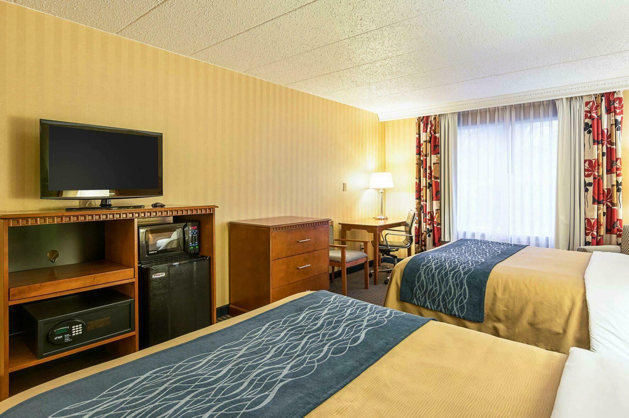 Comfort Inn Falls Church - Tysons Corner Ngoại thất bức ảnh