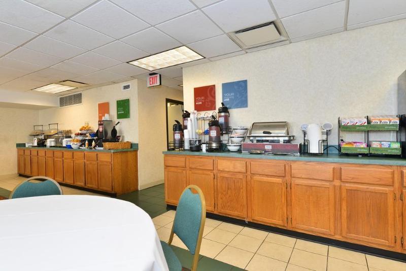 Comfort Inn Falls Church - Tysons Corner Ngoại thất bức ảnh