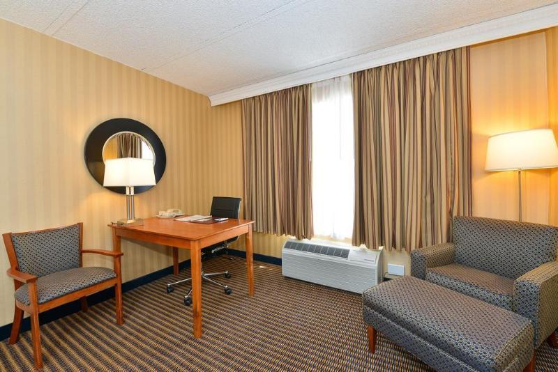 Comfort Inn Falls Church - Tysons Corner Ngoại thất bức ảnh