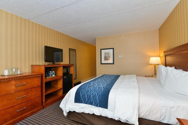 Comfort Inn Falls Church - Tysons Corner Ngoại thất bức ảnh